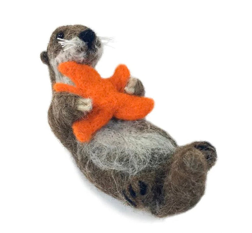 Felted wool otter ornament, 5-inch handmade otter holding starfish