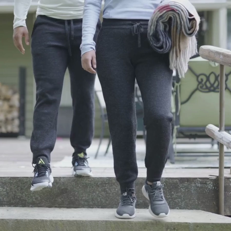 Product video of the men's and women's Alpacas of Montana joggers