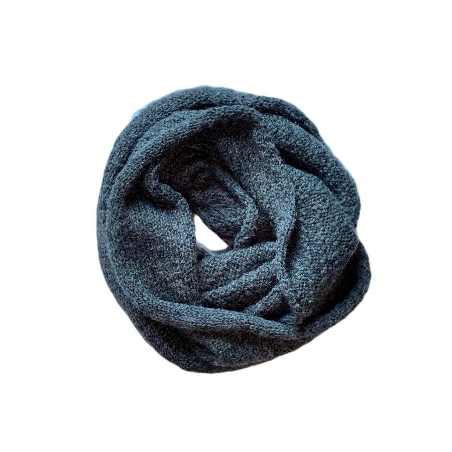 gray handmade in bozeman montana warm and soft hypoallergenic alpaca wool infinity loop scarf
